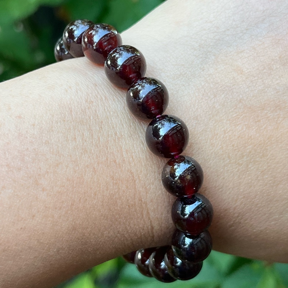 10mm stretchable garnet bracelet‎